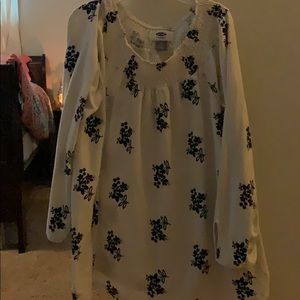 Cute Old navy blouse Large